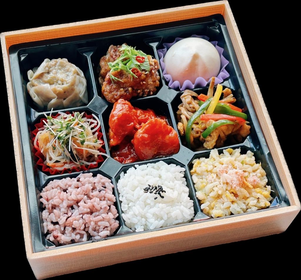 中華彩り弁当　（お茶ペットボトル付）500ml