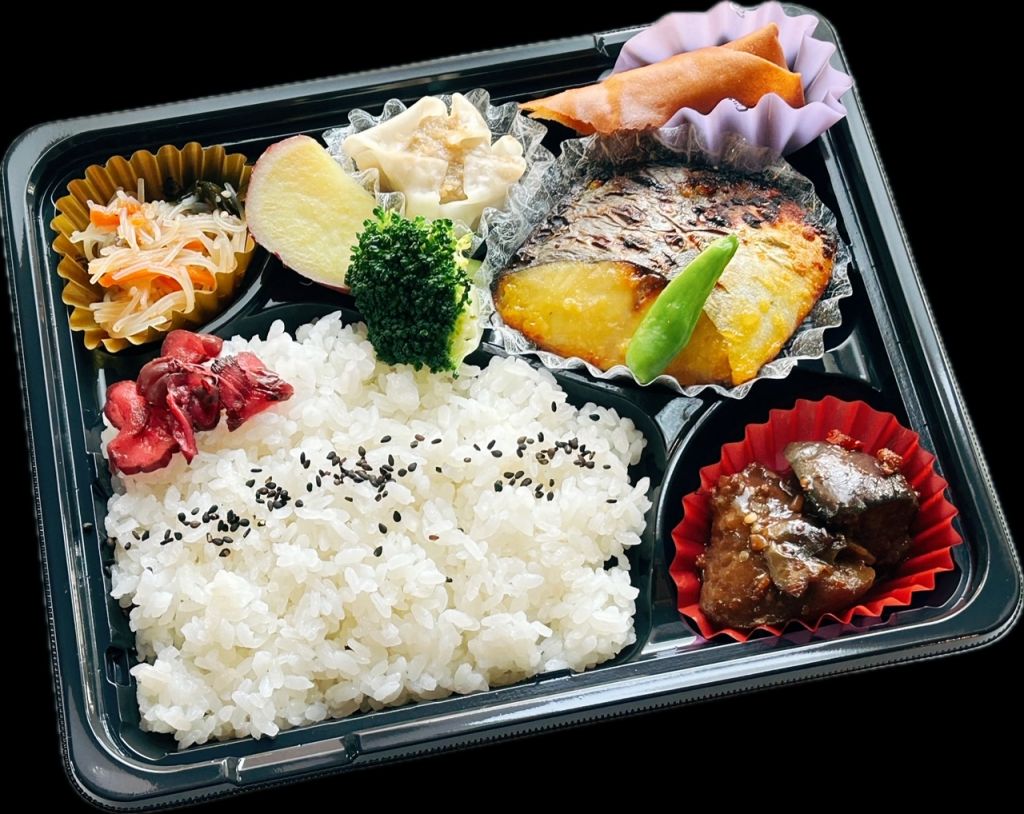 焼魚弁当（赤魚、さわら）（黒パック）777円